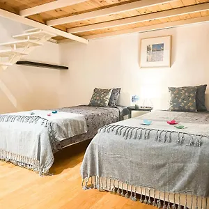  Albergue By Born